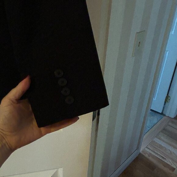 Women's Liz Claiborne basic black blazer, Size 18 - Picture 7 of 7